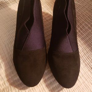 Cloud Walkers By Avenue Heeled booties (11w)